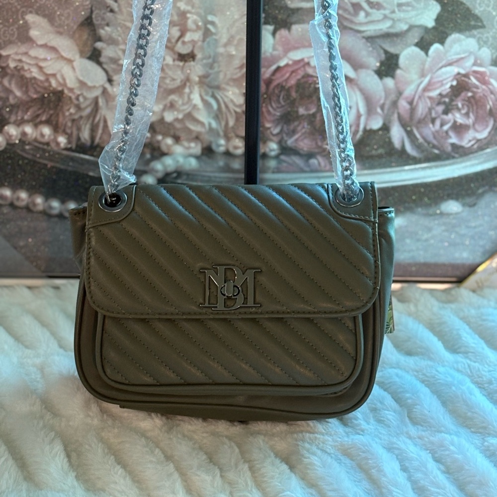 Badgley Mischka Olive Quilted Shoulder Bag - Picture 1 of 7